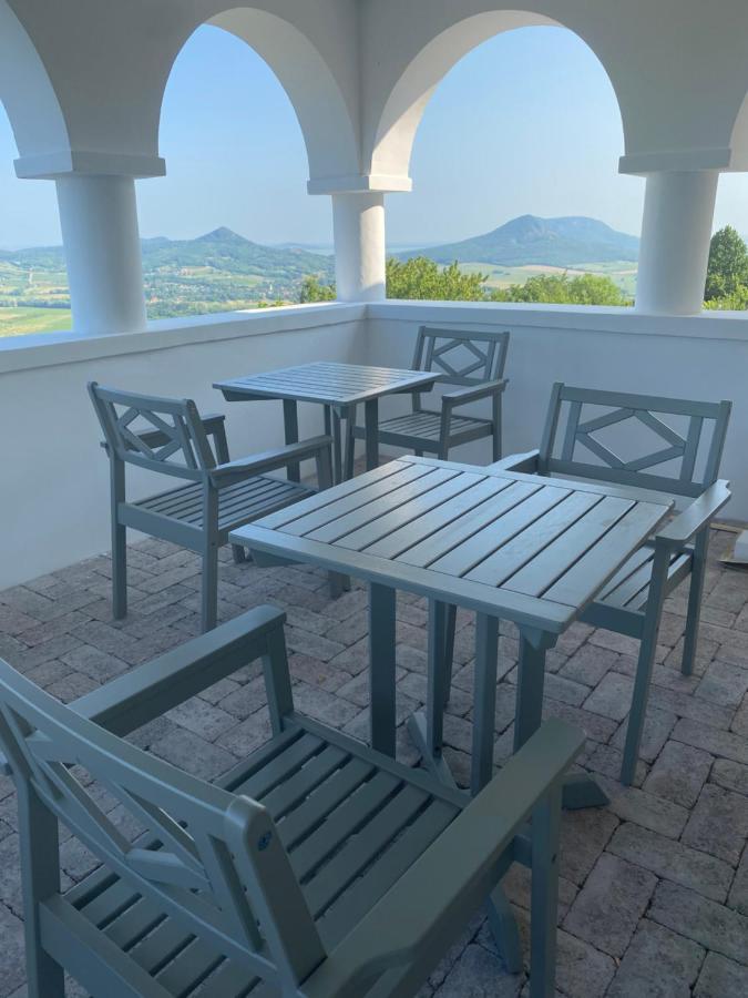 Chateau Segesdi Borapartman Gyulakeszi Exteriér fotografie